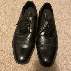Men’s Black dress shoes - Van Huesen Flex Memory Foam - size 10